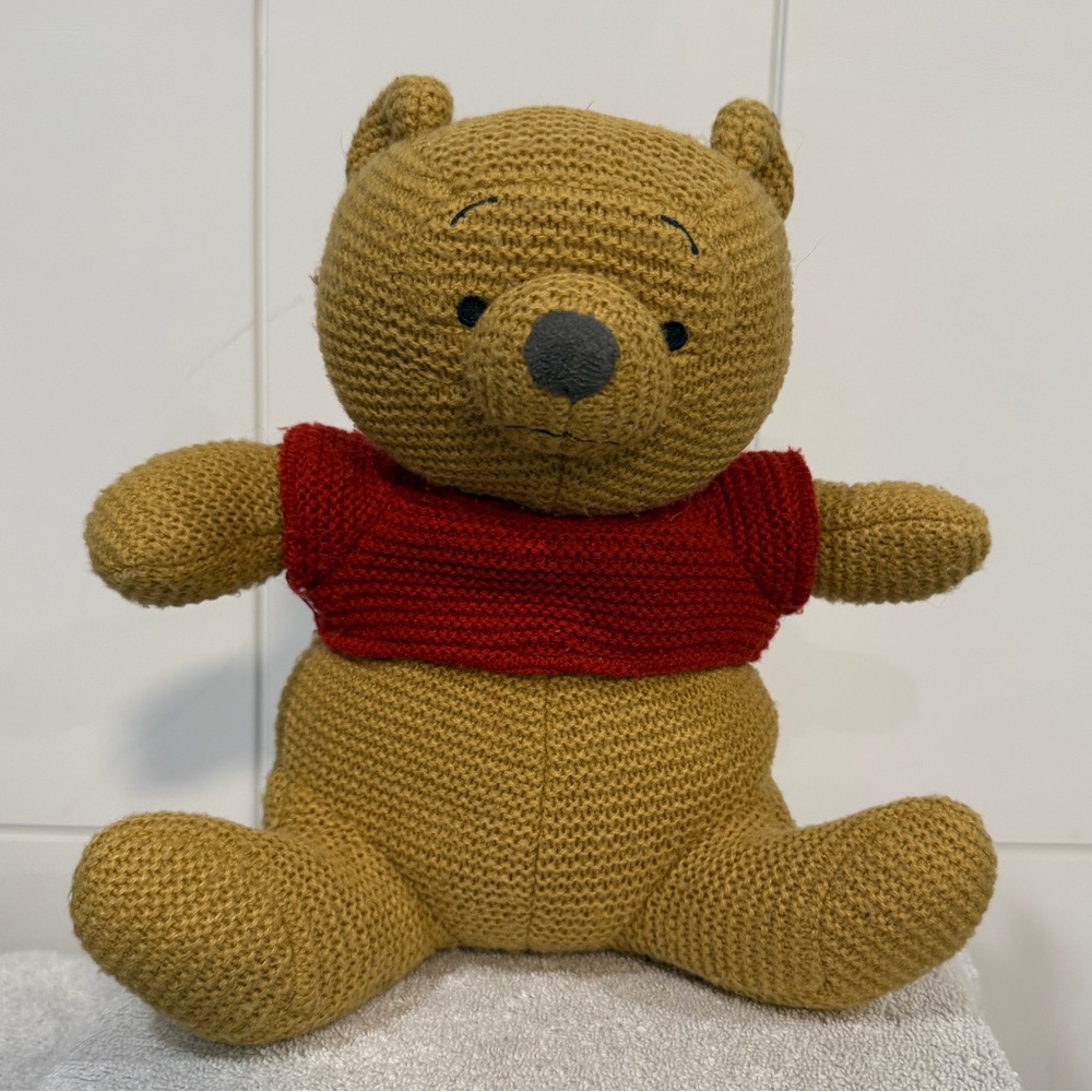Disney Winnie the Pooh Limited Release Crochet Plush Toy 11" Officially Licensed